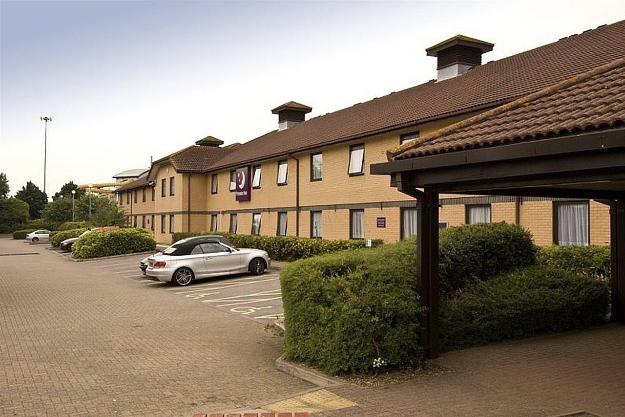 Premier Inn Basingstoke West ภายนอก รูปภาพ