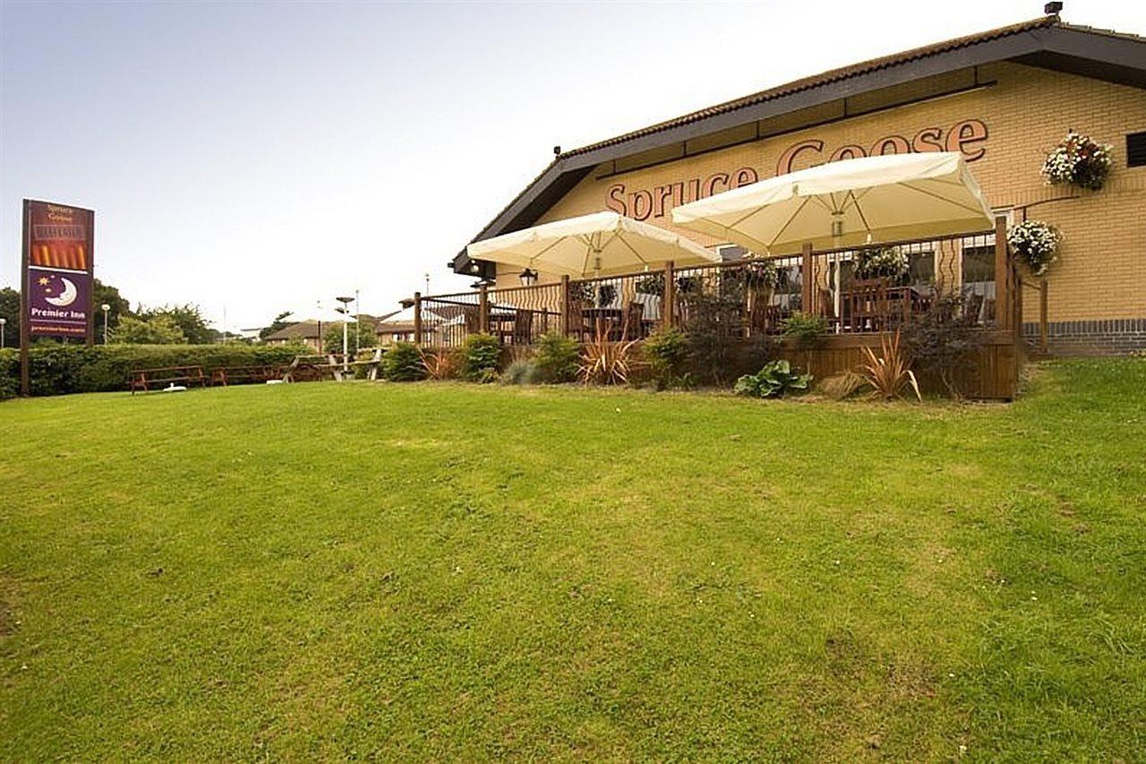 Premier Inn Basingstoke West ภายนอก รูปภาพ
