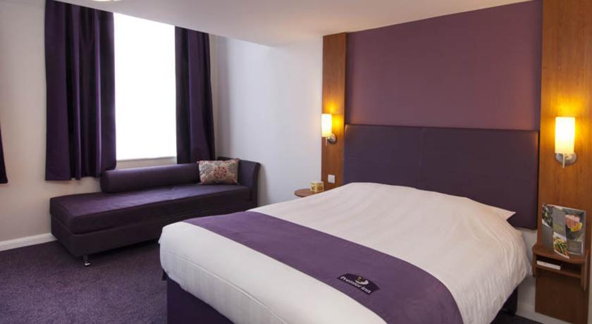 Premier Inn Basingstoke West ภายนอก รูปภาพ