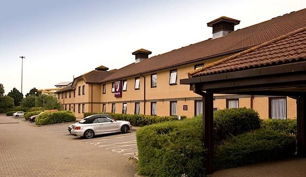 Premier Inn Basingstoke West ภายนอก รูปภาพ