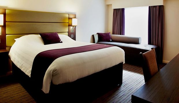 Premier Inn Basingstoke West ภายนอก รูปภาพ